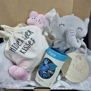Mum, sibling and baby giftbox
