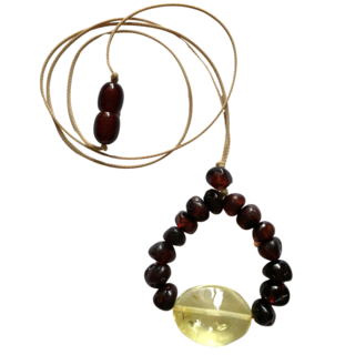 Nursing amber necklace - Cognac & Lemon